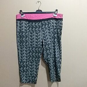 Joe fresh active capris size xl